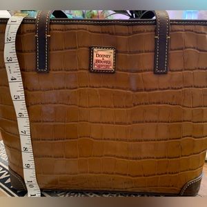 DOONEY & BOURKE CHARLESTON
CROC EMBOSSED TOTE